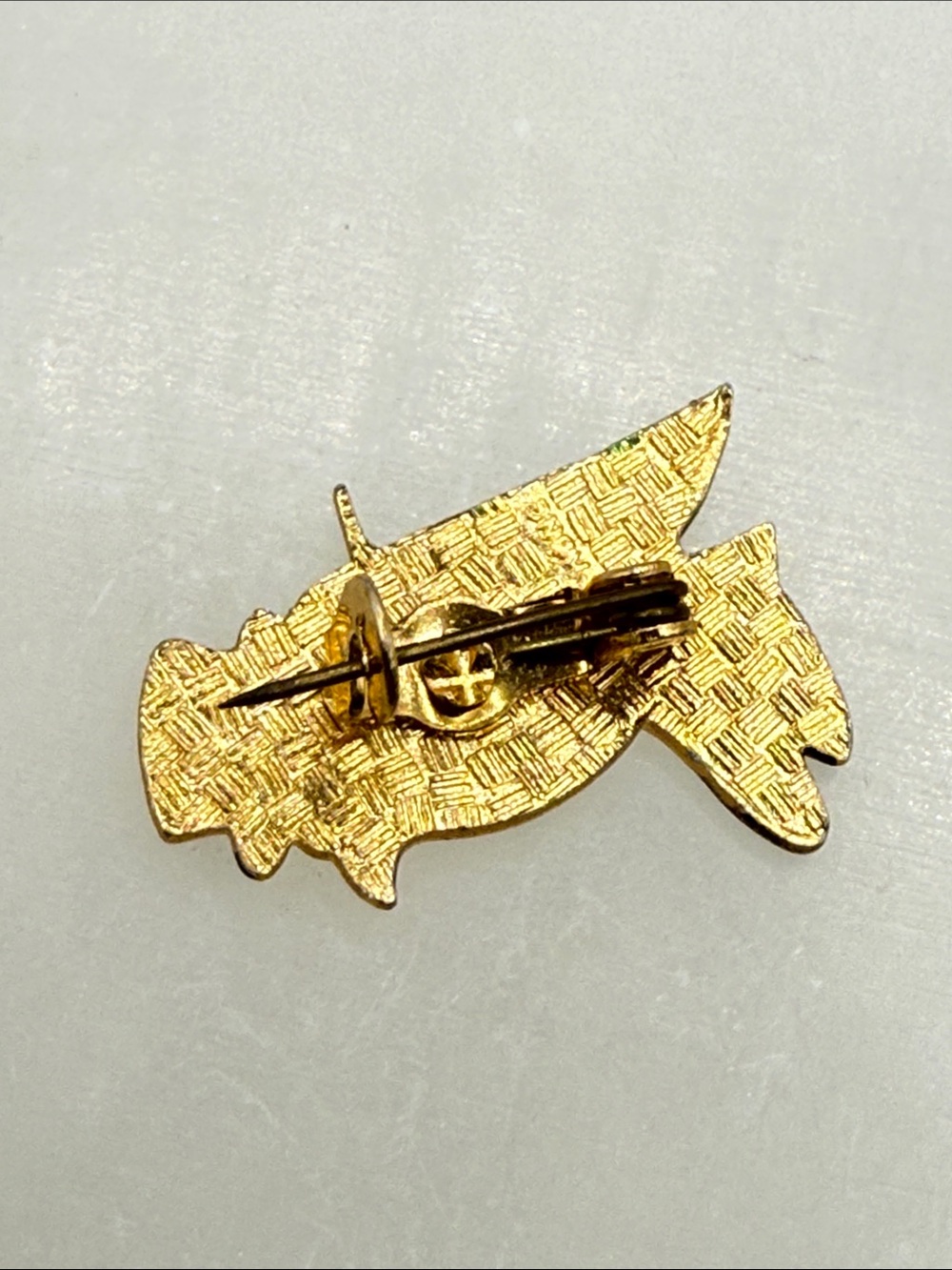 Vintage rare gold tone 1950’s daper bird pin brooch Hong Kong cartoon vibes - Picture 8 of 10
